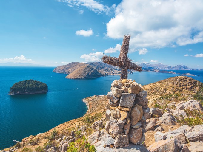 image Perou lac titicaca croix