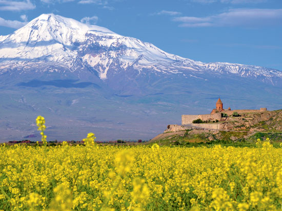 (Image) armenie mont ararat monastere khor virap  fotolia