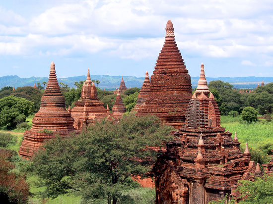 myanmar birmanie temple de baga fotolia